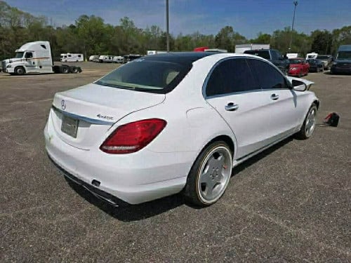 Mercedes C300 បង់រំលោះសុទ្ធ 100%
