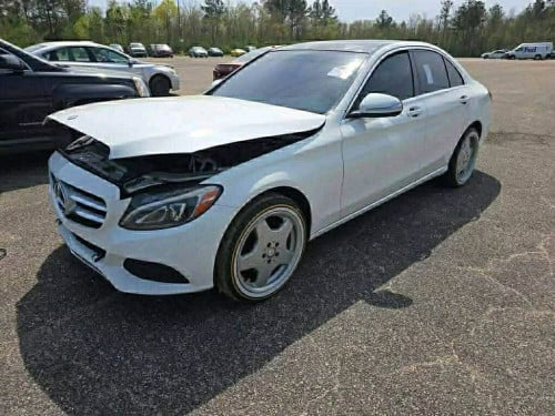 Mercedes C300 បង់រំលោះសុទ្ធ 100%
