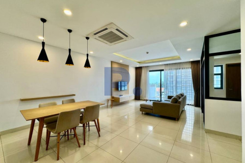 Modern 2 Bedrooms Apartment for RENT near BKK1 with Gym and Pool