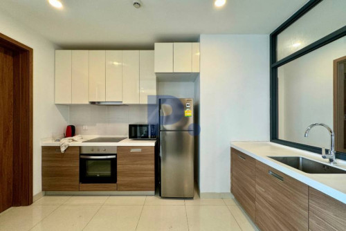 Modern 2 Bedrooms Apartment for RENT near BKK1 with Gym and Pool