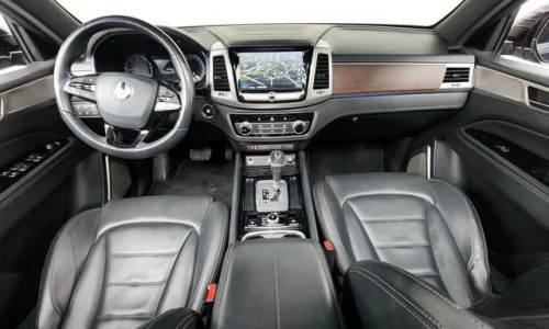Rexton SUV 2018