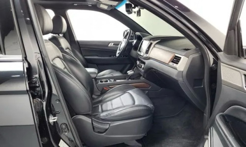 Rexton SUV 2018