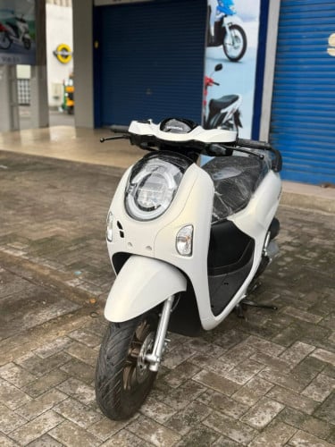 SCOOPY 2750
