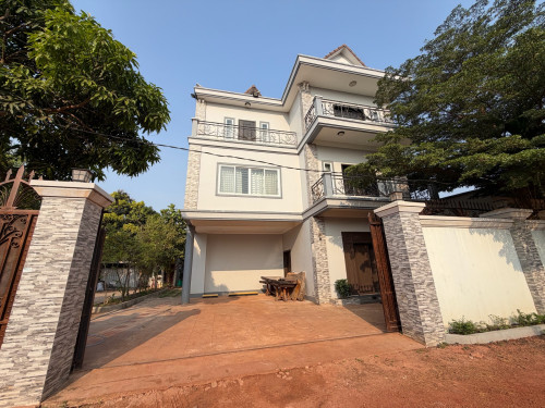 Thida private villa