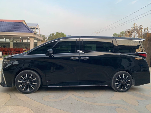 Toyota Alphard 2024