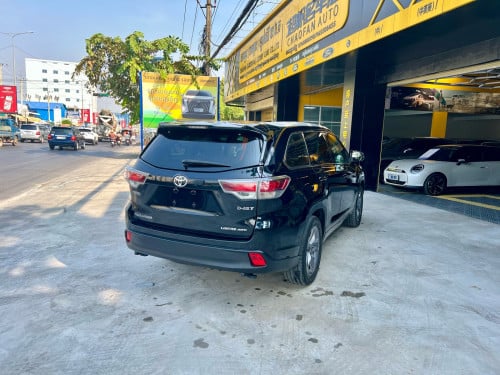 TOYOTA Highlander Limited 2015 7កៅអី