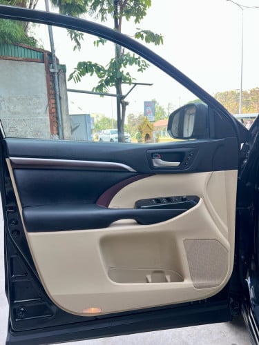 TOYOTA Highlander Limited 2015 7កៅអី