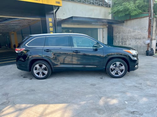 TOYOTA Highlander Limited 2015 7កៅអី
