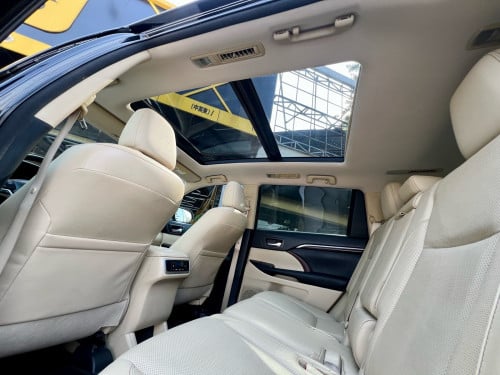 TOYOTA Highlander Limited 2015 7កៅអី