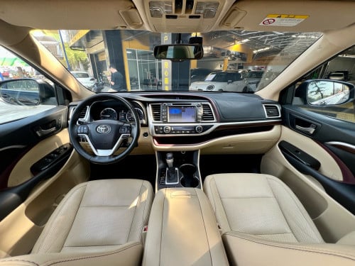 TOYOTA Highlander Limited 2015 7កៅអី