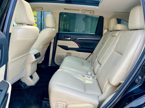 TOYOTA Highlander Limited 2015 7កៅអី