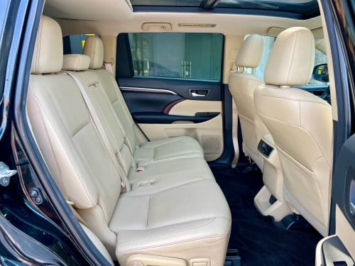 TOYOTA Highlander Limited 2015 7កៅអី
