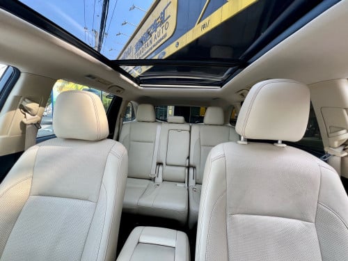TOYOTA Highlander Limited 2015 7កៅអី