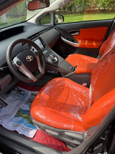 Toyota Prius 010 ឡានមូល ក្រដាស់ពន្ធ