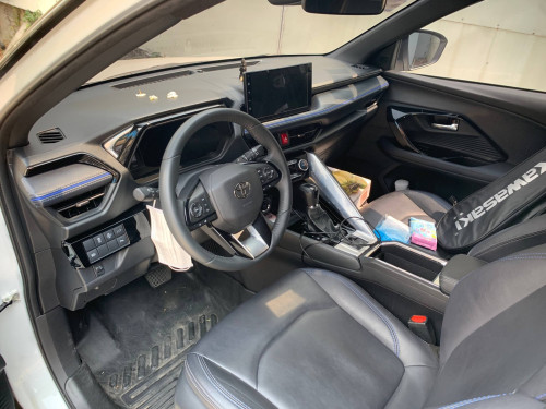 ជួលCar for rent租車Toyota Yaris cross 2024 & BMW X4 2025