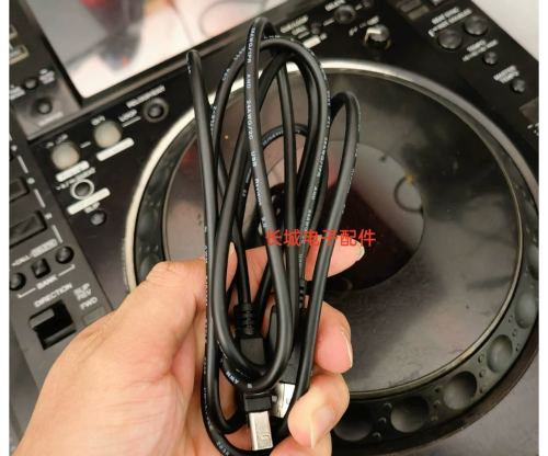 USB សម្រាប់ម៉ាស៊ីន DJ និង Accessories DJ