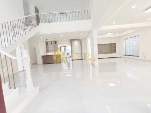 Villa Queen For Sale