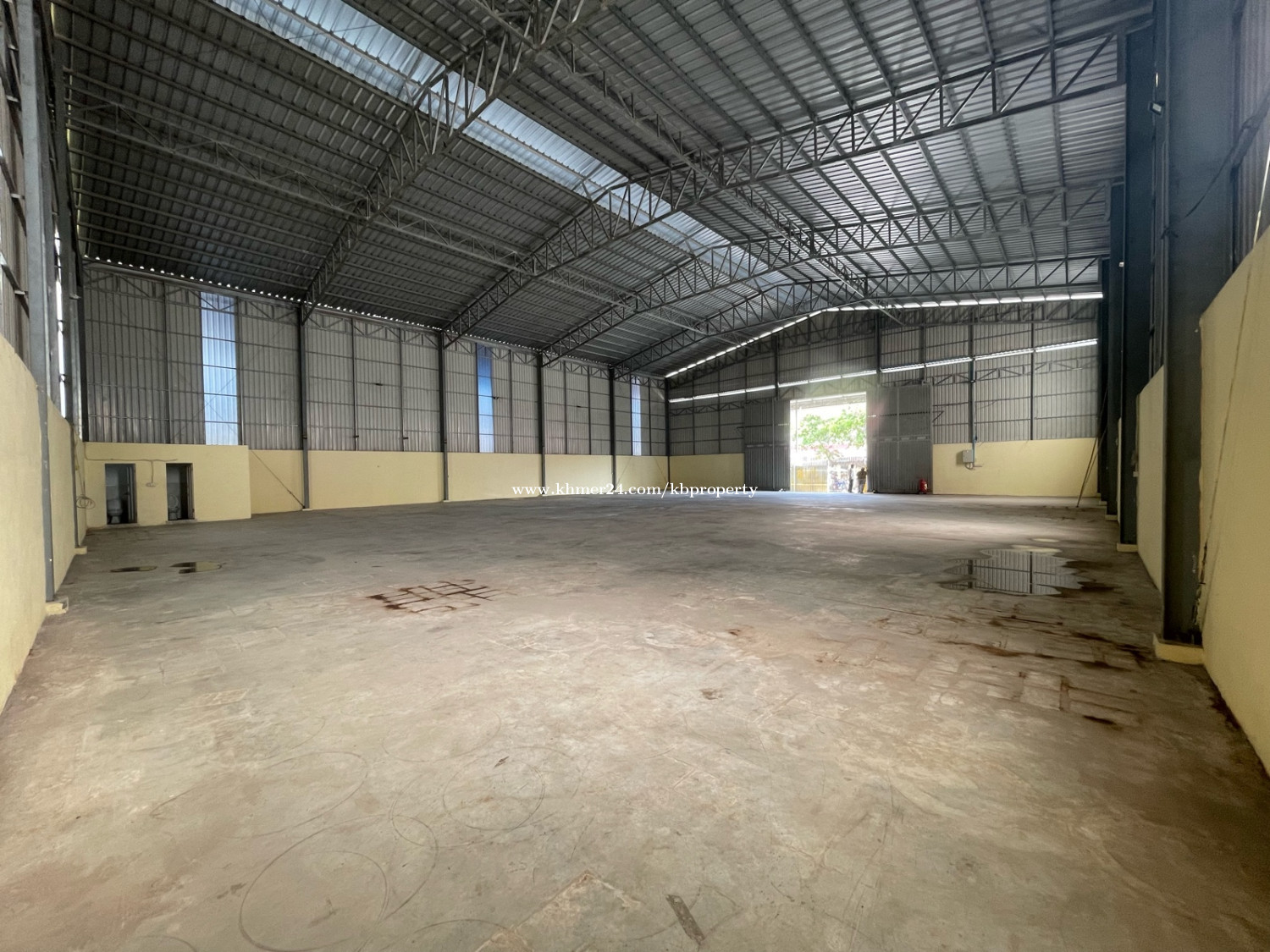 Warehouse for rent