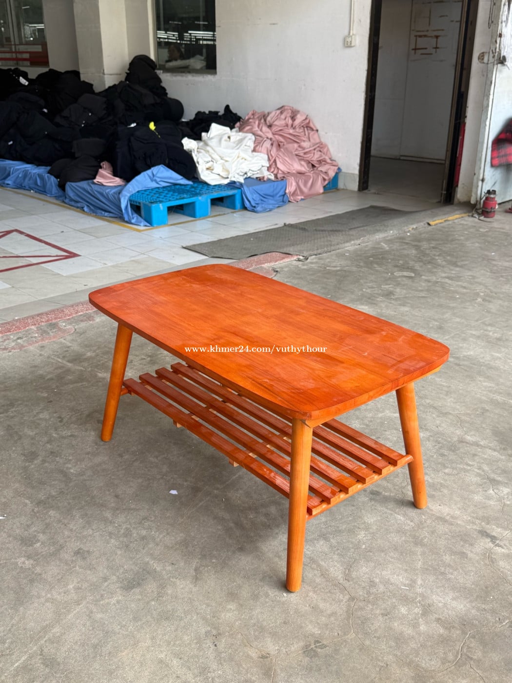 តុមុខសាឡុង sofa table