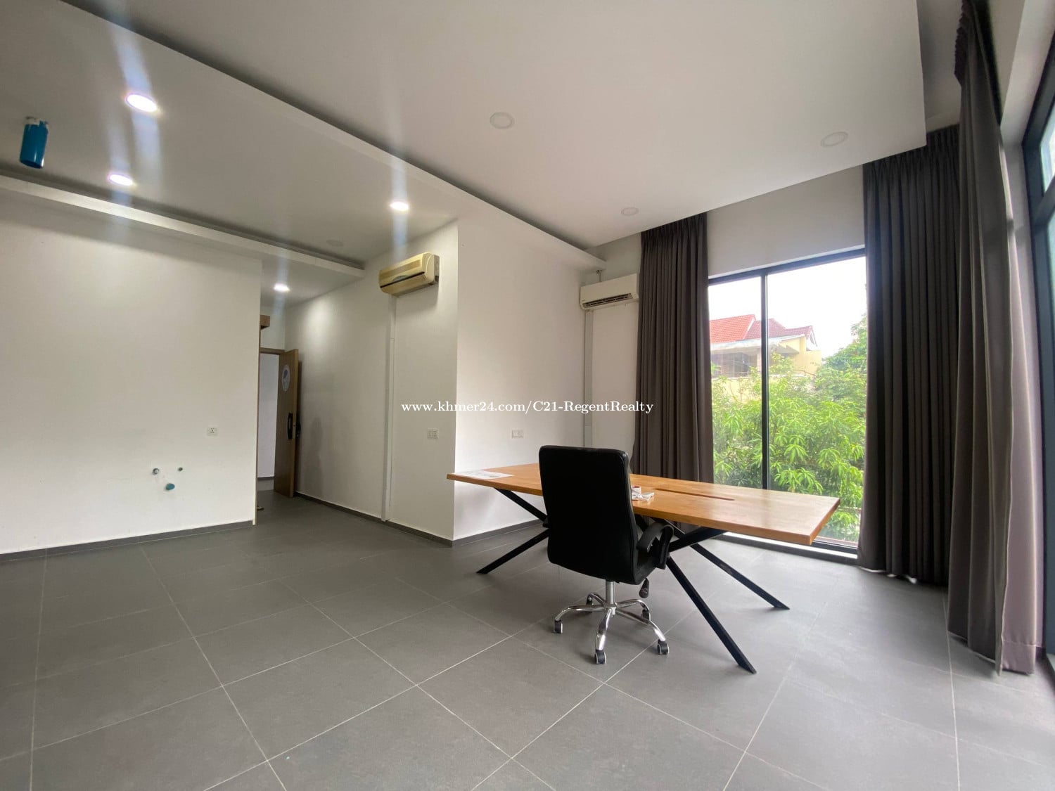 Office for Rent in Basak | Basak 办公室出租