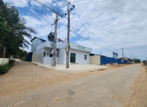 ផ្ទះលក់បន្ទាន់ខ្លាំងជិតរង្វង់មូលគួរស្រូវទល់មុខអាគារខុនដូរជប៉ុន