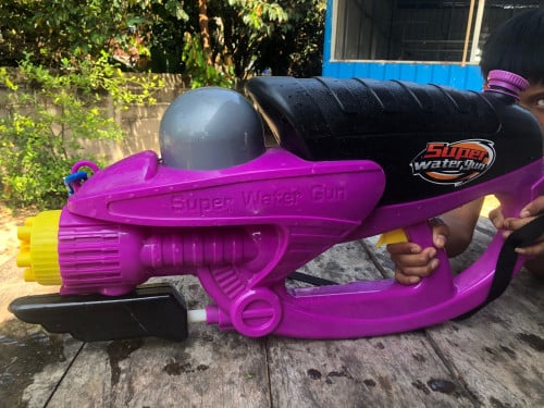 កាំភ្លើងបាញ់ទឹកខ្នាតធំ