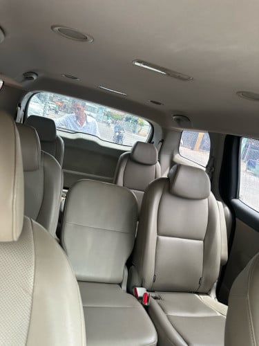 KIA CARNIVAL ឆ្នាំ2016 ឡានថ្មីស្អាត 18500$ចចារ