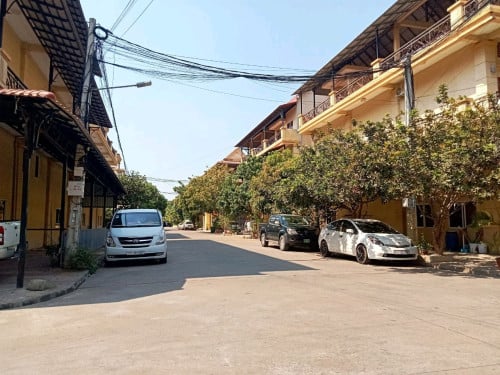 ផ្ទះល្វែងដាក់លក់នៅបុរីពិភពថ្មីគីឡូលេខ6 ជាប់ផ្លូវជាតិលេខ5