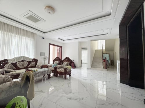 វីឡាឃ្វីនជួល​ បុរីប៉េងហួត​ផ្លូវ60m | Queen Villa For Rent Borey Penghuoth St 60m