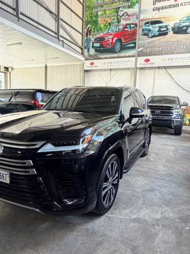 🚖 lexus LX600 turbo sport ឆ្នាំ2024