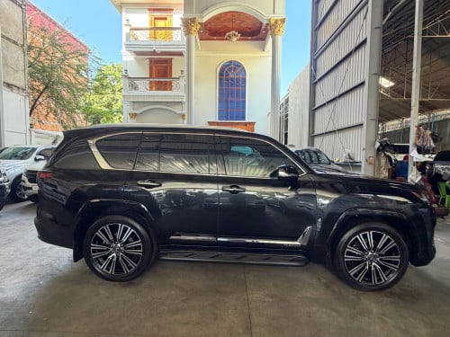 🚖 lexus LX600 turbo sport ឆ្នាំ2024
