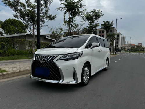 ឡានស្អាត ទូលាយ អង្គុយស្រួលសាកសមសម្រាប់ VIP, អ្នកធ្វើអាជីវកម្ម, Embassy, NGO និងដំណើរកំសាន្តគ្រួសារ។