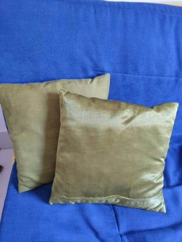 2 Pillows