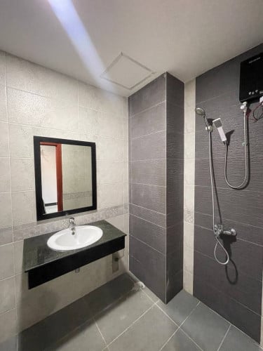 250$ close to Olympic mall city