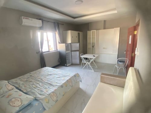 250$ close to Olympic mall city