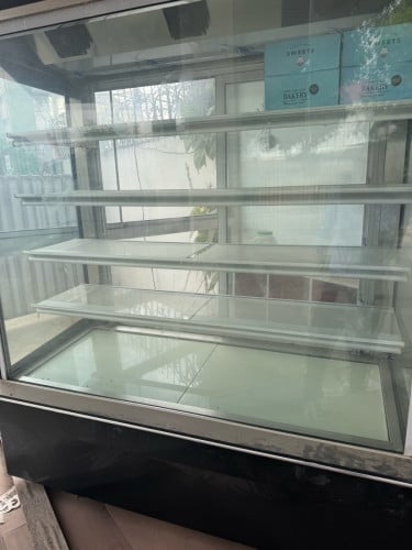 Cake Fridge and 3 trays Oven Selling