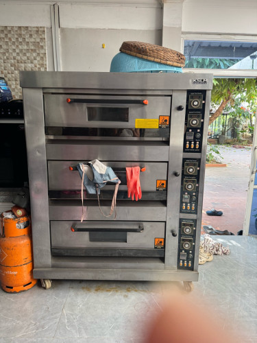 Cake Fridge and 3 trays Oven Selling