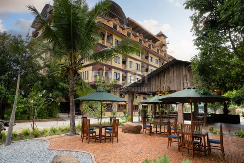 Grand Hotel For Rent In Siem Reap / អូតែលជួលក្នុងក្រុងសៀមរាប