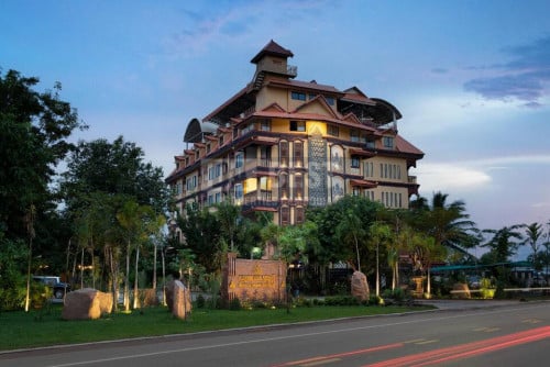 Grand Hotel For Rent In Siem Reap / អូតែលជួលក្នុងក្រុងសៀមរាប