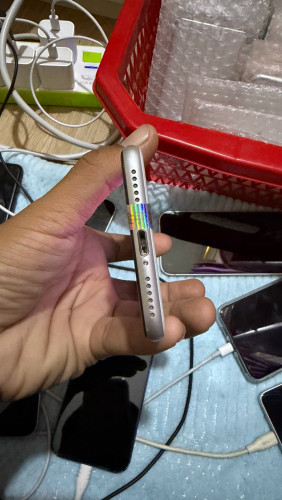 iPhone SE2 64GB សាណុំហ្សុីនទាំងអស់✅តួរស្អាតខ្ចី99%