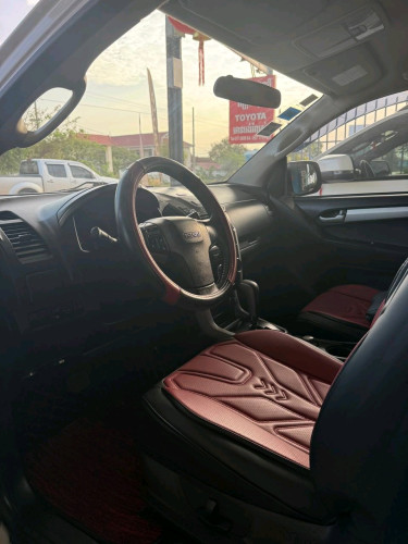 ISUZU D-MAX 2013