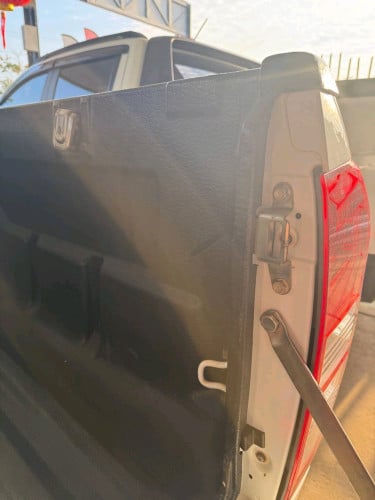 ISUZU D-MAX 2013
