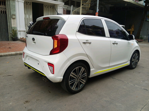Kia morning 017 GT-line full options ខ្ចីញេញ
