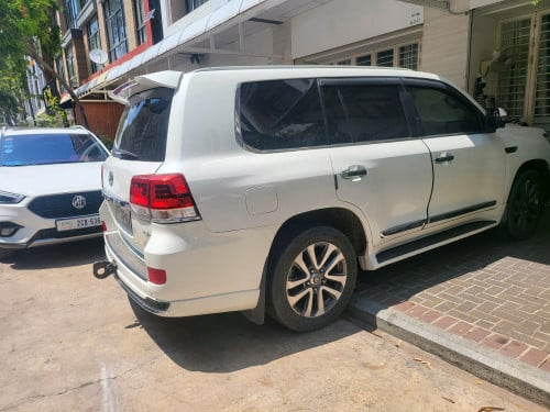 Landcruer2010 ឡើង021