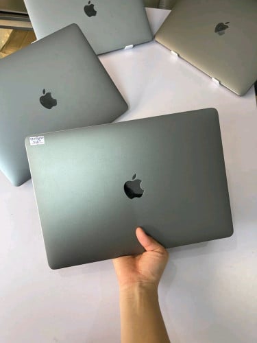 Macbook Proឆ្នាំ2017 Touch Bar