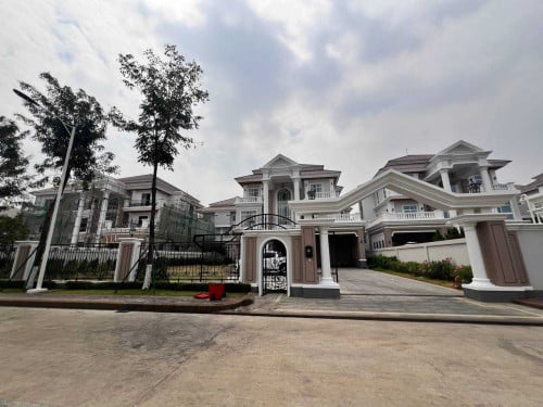 Queen Villa for Rent in Borey Penghouth Boeung Snor