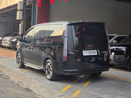 STARIA 2023 9seat