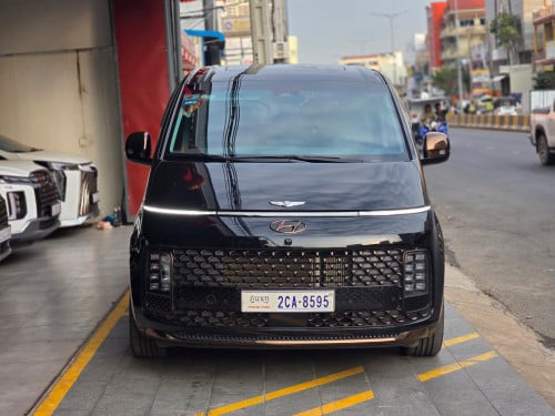 STARIA 2023 9seat