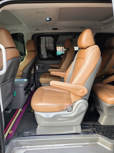 STARIA 2023 9seat