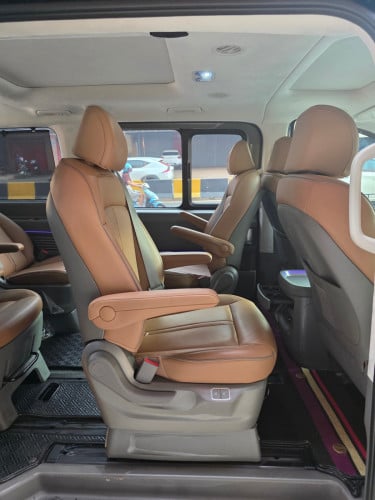 STARIA 2023 9seat